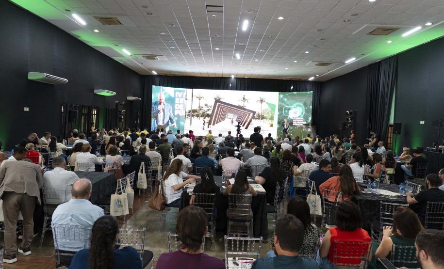 Fórum de gestores públicos reúne mais de 230 prefeitos e lideranças em Maringá