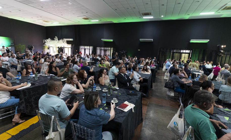 Fórum de gestores públicos reúne mais de 230 prefeitos e lideranças em Maringá